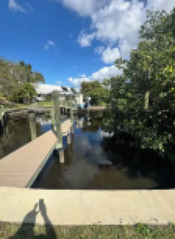 Peaceful House with fenced in backyard 麥格雷戈酒店