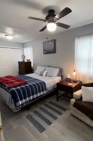 Cozy 2 bedroom house.within a hour to Lakes, Music venues, Historic Frankenmuth