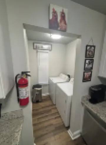 . Central to OLOL hospital 5 mins. Perkins Rowe Shopping 6 mins, LSU 15 mins..