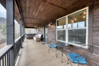 Oak and Antler Cabin - New Build, Mtn View, Hot Tub