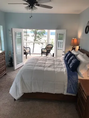 Lake Access in Front Yard with Private Dock! Hotel in zona Sims Point