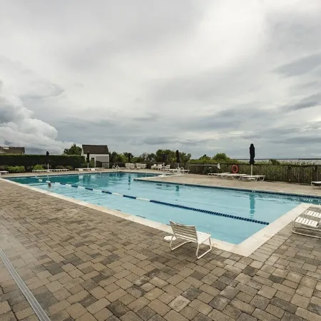 Gorgeous House 3 Min Walk to Ocean; Community Pool, Celebrate the Simple Life!