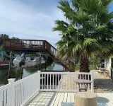 Beautiful & Meticulously Clean Waterfront Bungalow, with Pool!