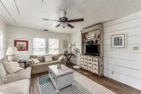 Updated Farm House on 1/2 Acre 1 Block From Aransas Bay