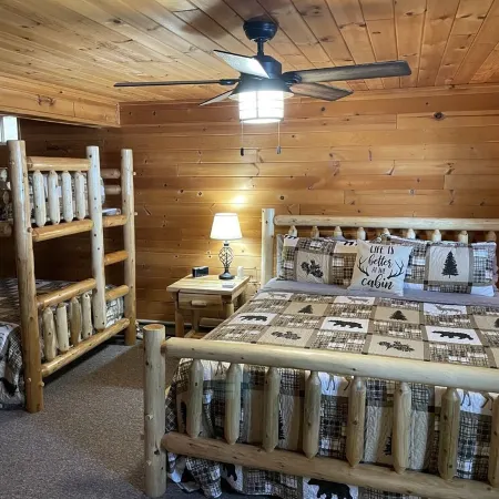 Stunning Sunrises from spacious Big Round Lake Cabin