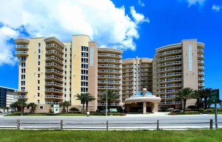 Elegant Direct Oceanfront Condo Relaxation