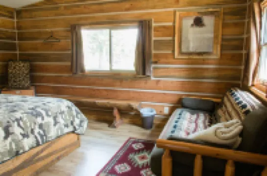 The Cabin At Dakota Dream B&B.  Quiet, Secluded, Close To Downtown Custer