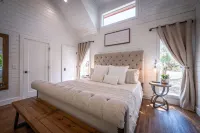Pretty in the Pines - Best Location Luxurious Couples Cabin - Broken Bow, OK - 4-Star