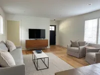 Remodeled Downtown Cottage, close to St Clair River, McMorran, Convention Center Hotels in Port Huron