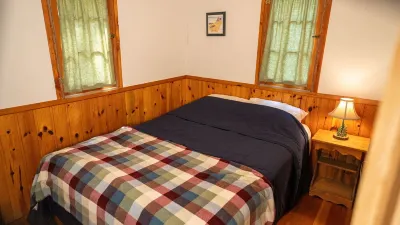 Webb Lake, Hackensack, Northern MN - 2 Bedroom, Sleeps 4 - Cabin #4 Blue Water