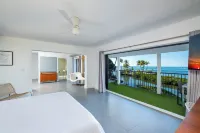 Iconic Ted Williams Estate. Bayfront, Heated Infinity Pool & Hot Tub, Dockage. - 프라이빗 풀