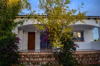 MEDITERRANEAN VILLA WITH PRIVATE SWIMMING POOL