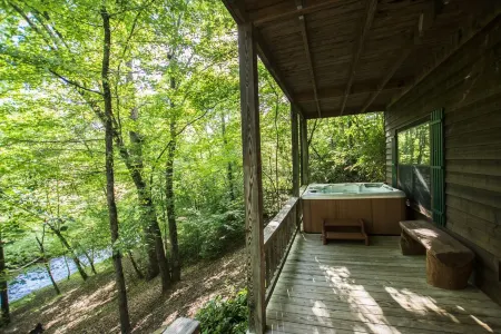 "Hunker Down" Creek Front Cabin, In The Blue Ridge Mountains