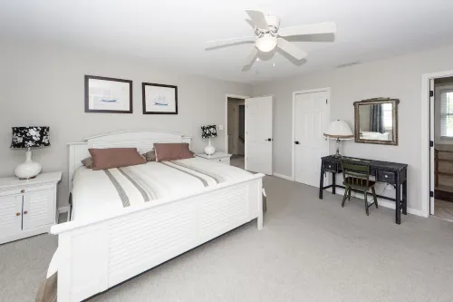 Oceanfront Home, Stunning Views, Sun Deck, Screened Porch, Walk to restaurants!