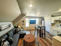 New Modern 1BR, Downtown Custer – Perfect Base for Black Hills