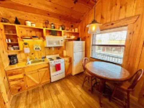 Sylamore Depot Cabin # 302 山景城酒店