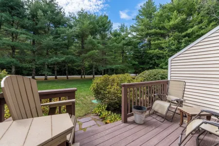 Minutes Away from Cranmore & Attitash!! Private & Spacious Family Home Sleeps 8! Отели в г. Конуэй