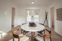 Steel Nest- a charming 2-bedroom container house Rockbridge