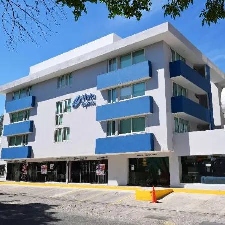 Vista Express Guadalajara Expo SureStay Collection by BW