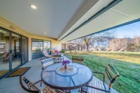 Wapato Point Halmalka Condo 502-B 2 Bed 2 Bath Sleeps 5-6, Close to Outdoor Pool