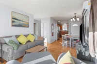 Charming 2-bedroom house with AC, WiFi in welcoming Salem