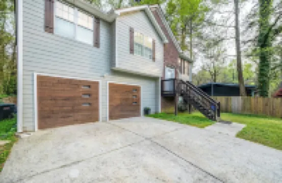 ATL Patio Paradise - Pool, Hot Tub, Movie Theater, Game Room, B-Ball, Arcades!