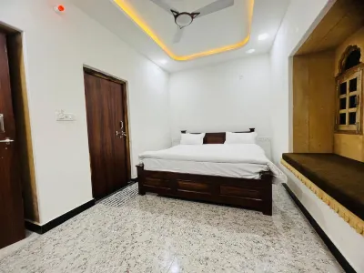 Hotel Golden Garh