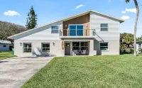 Designer Home - 9 Beds - New Pool - by Beach - Boutique
