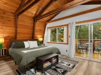 Wild Dog Cabin located on Highway 2 - Only 25 min to Steven's Pass! Hotels in Baring