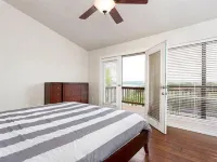 Waterfront Lake Travis Home in Point Venture, Sleeps  up to 12, Big Outdoor Deck