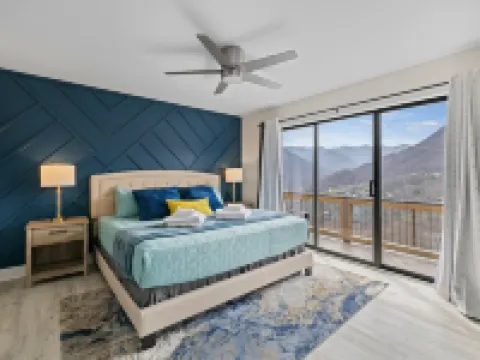 Sky High Retreat • Mountain Views • Hot Tub • Arcade Game Room • Pets OK• Skiing Hotels in Maggie Valley