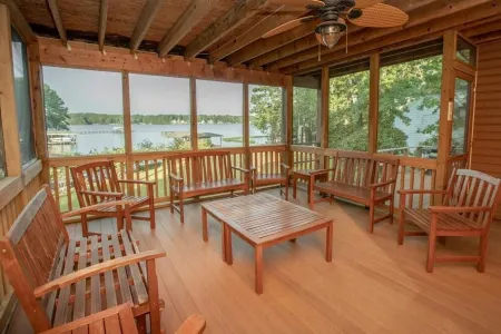Main Lake Cove & Great Views; Dock for pontoons/deck/bass boats; flat lot/linens