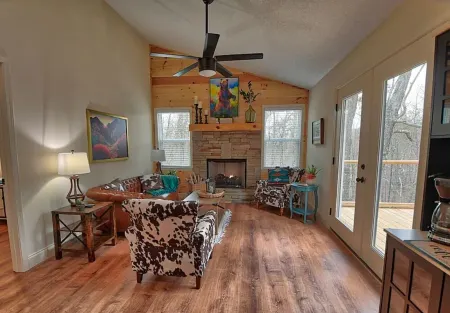 Charming 2-bedroom house with WiFi, AC nestled in the mountains of clayton