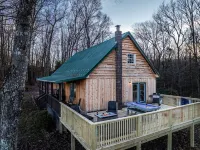 Getaway Cabin – Deck, Fire Pit & BBQ Near Gorge Hotels in Wilderness