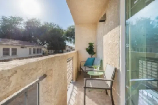 4 Br 2.5Ba Alhambra Condo near downtown LA