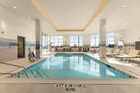 Embassy Suites โดย Hilton Irving Las Colinas - ที่มีสระว่ายน้ำ