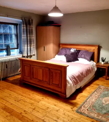 A Basement Apartment Hotels in 