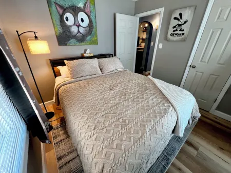 Gulfport Art District! One block from the beach!