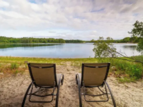 WOW View! Waterfront Cottage. Private Beach, King Bed, Full Kitchen. Relax&Enjoy โรงแรมในSandwich