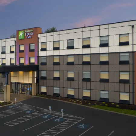 Holiday Inn Express & Suites PUYALLUP (TACOMA AREA) by IHG