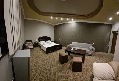 Star Zvartnots Yerevan Airport Hoteles en Parakar