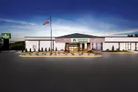 هوم تاون ستوديوز باي رد روف آند كونفرانس سنتر كورتلاند فنادق في كورتلاند