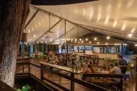 Cape Trib Beach House Hotels in Diwan