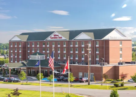 Hilton Garden Inn Bangor Отели рядом с достопримечательностью «John Bapst Memorial High School»