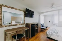 Scottish Inn & Suites - Kemah Boardwalk Hotels in Seabrook