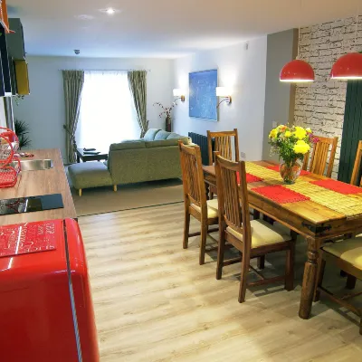 Beaverhall Holiday Apartments Hotels near Leith