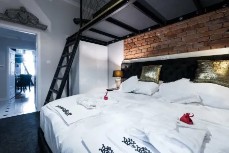 Home Far from Home Отели рядом с достопримечательностью «Ягеллонский университет»