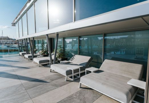 그지라 지역의 항구 전망