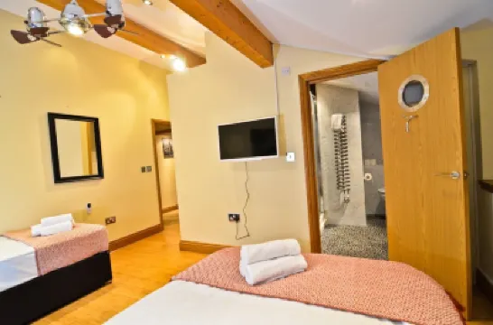 บ้านวิวแม่น้ำเทมส์ โรงแรมใกล้ทาวเวอร์แฮมเล็ต