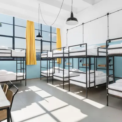 Fabrika Hostel & Suites โรงแรมใกล้สถานีรถไฟทบิลิซีเซ็นทรัล